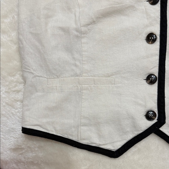 Tahari Ivory Vest with Ebony Edging - Picture 5 of 5